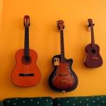 free music instruments to play & jam, guitars, piano